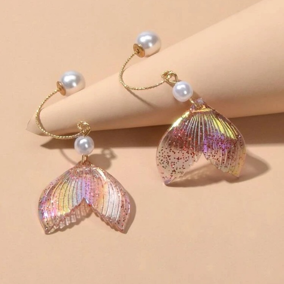 Jewelry - Faux Pearl Fish Tail Drop Earrings New